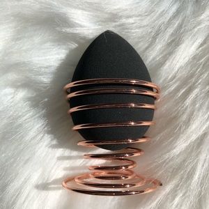 Beauty Blender by Paris Hilton